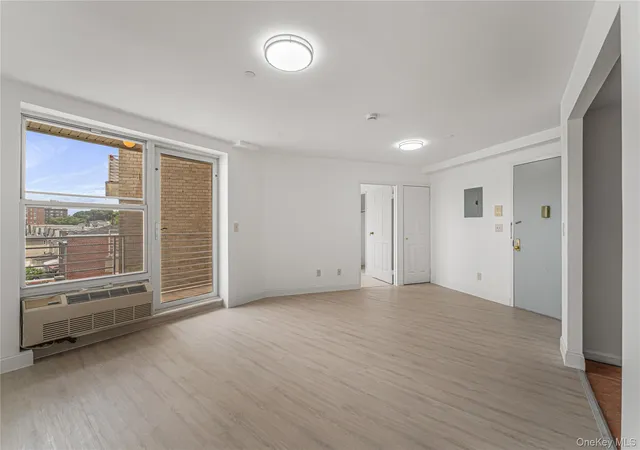2nd image of 81 15 Queens Blvd #4H, Elmhurst, NY 11373 | MLS# 1008476