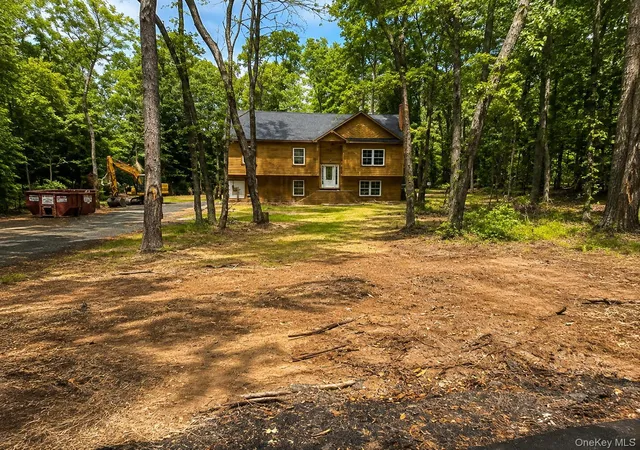 Photo 1 of Single family home for sale at 2 James Pl, Deerpark, NY 12771 | MLS# 1008482 | Listing updated on 2026-09-25