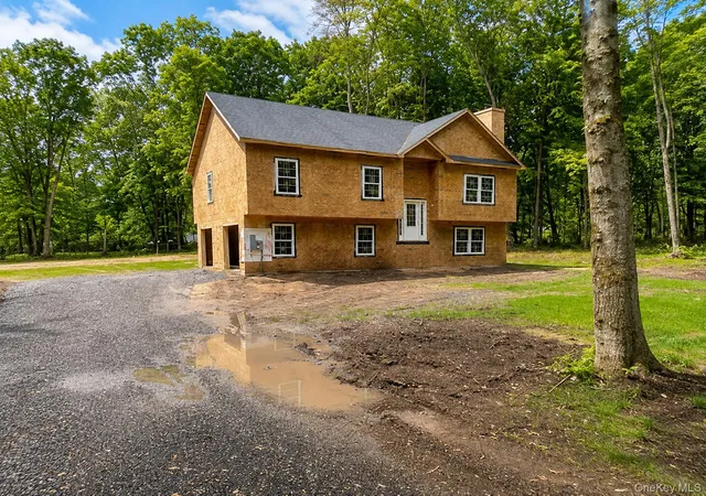 Photo 2 of Single family home for sale at 2 James Pl, Deerpark, NY 12771 | MLS# 1008482 | Listing updated on 2026-09-25