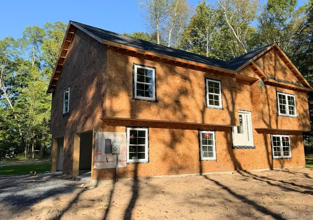 Photo 3 of Single family home for sale at 2 James Pl, Deerpark, NY 12771 | MLS# 1008482 | Listing updated on 2026-09-25