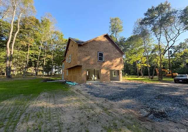 Photo 4 of Single family home for sale at 2 James Pl, Deerpark, NY 12771 | MLS# 1008482 | Listing updated on 2026-09-25