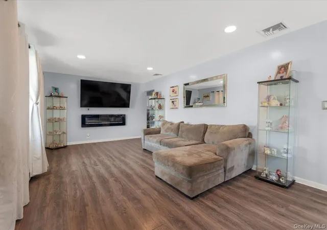 2nd image of 208 N 3rd St, Oyster Bay, NY 11714 | MLS# 1008525