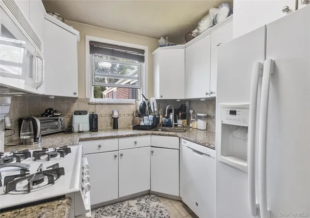 Homes for sale in New York, NY | 73-11B 263 #B, New York, NY 11004 | MLS# 1008528
