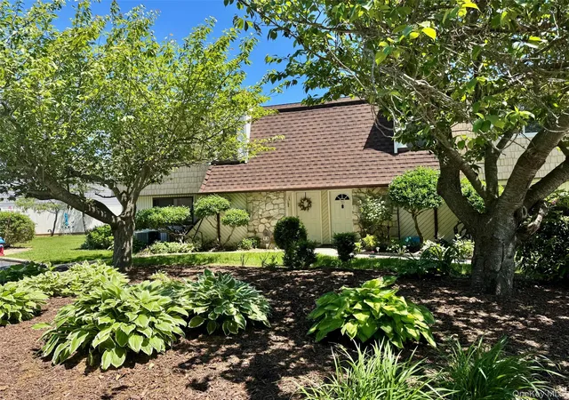 Condo for sale at 71 Pointe Cir S #71, Coram, NY 11727 | MLS# 1008552