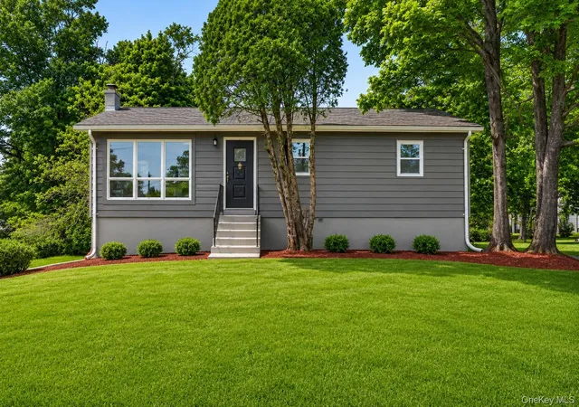 Photo 1 of Single family home for sale at 4 Maple Ln, Monroe, NY 10950 | MLS# 1008564 | Listing updated on 2026-09-20