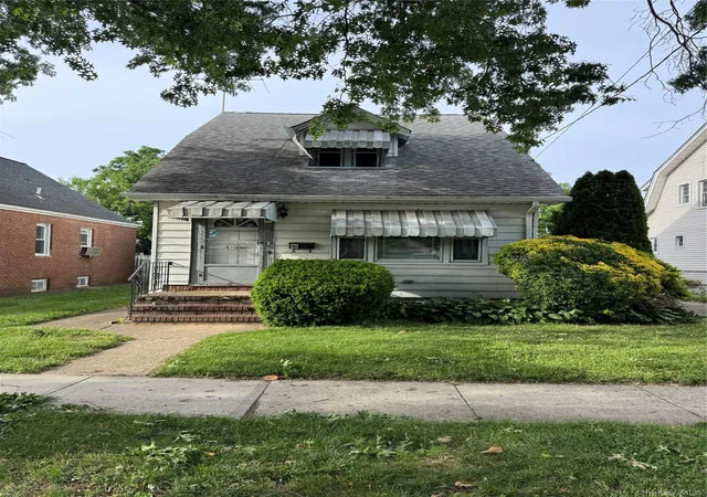 20th image of 41 Stewart St, Hempstead, NY 11001 | MLS# 1008566