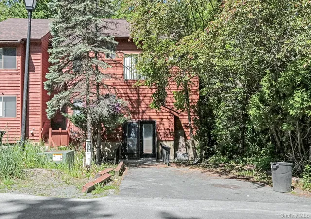 Homes for sale in Fallsburg, NY | 29 Meadowlark Ln, Fallsburg, NY 12789 | MLS# 1008579
