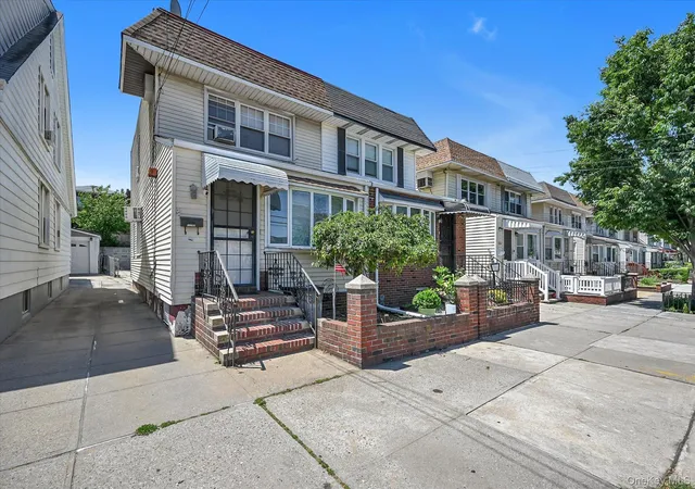 Photo 3 of Sale Pending at 5286 73rd Street, Maspeth, NY 11378 | MLS# 1008588 | Listing updated on 2026-08-21
