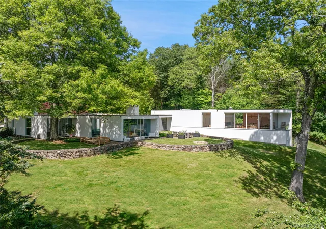 Homes for sale in Bedford, NY | 125 Davids Hill Rd, Bedford, NY 10506 | MLS# 1008589