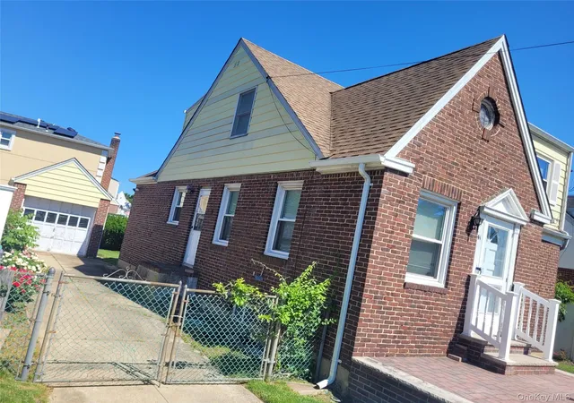 Homes for sale in Hempstead, NY | 41 Nassau Blvd, Hempstead, NY 11552 | MLS# 1008598