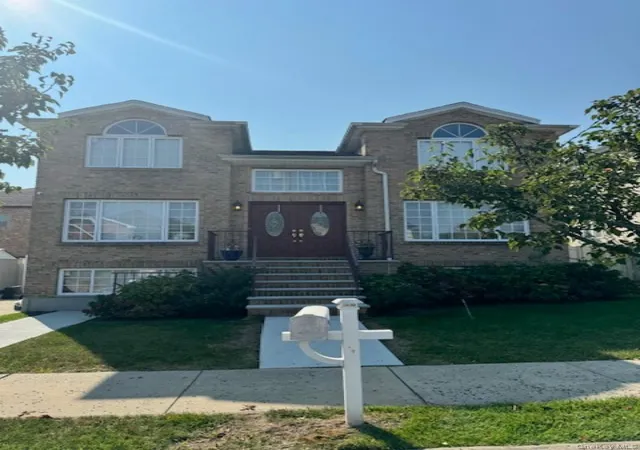 1st image of 476 Darlington Ave, Staten Island, NY 10309 | MLS# 1008631