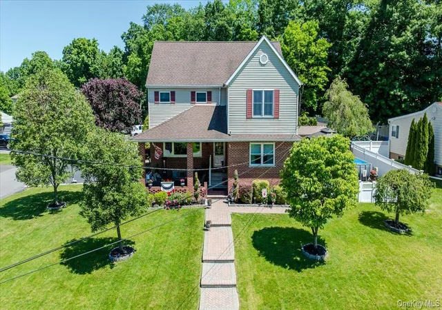 1st image of 185 Jefferson Ave, Thornwood, NY 10594 | MLS# 1008632
