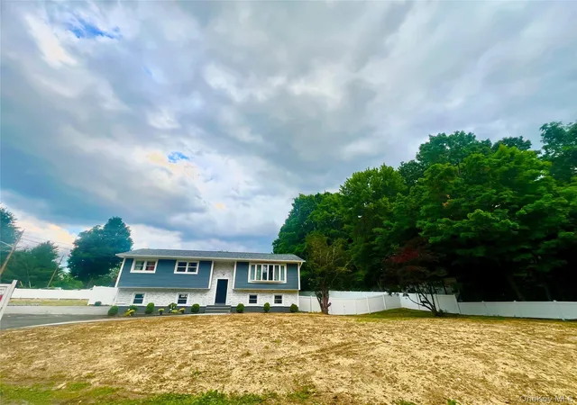Homes for sale in Middletown, NY | 37 California Dr, Middletown, NY 10940 | MLS# 1008642