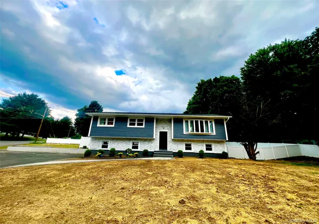 Homes for sale in Middletown, NY | 37 California Dr, Middletown, NY 10940 | MLS# 1008642