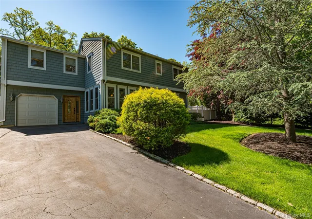 Photo 1 of Single family home for sale at 130 N Country Rd, Brookhaven, NY 11786 | MLS# 1008653 | Listing updated on 2026-10-03
