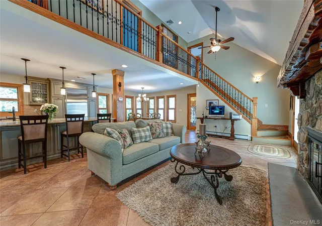 Photo 4 of Single family home for sale at 130 N Country Rd, Brookhaven, NY 11786 | MLS# 1008653 | Listing updated on 2026-10-03