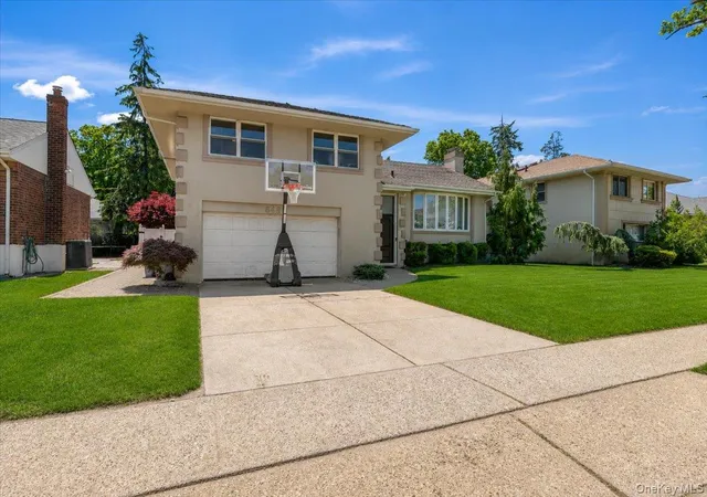 2nd image of 648 Diane Pl, Hempstead, NY 11581 | MLS# 1008660