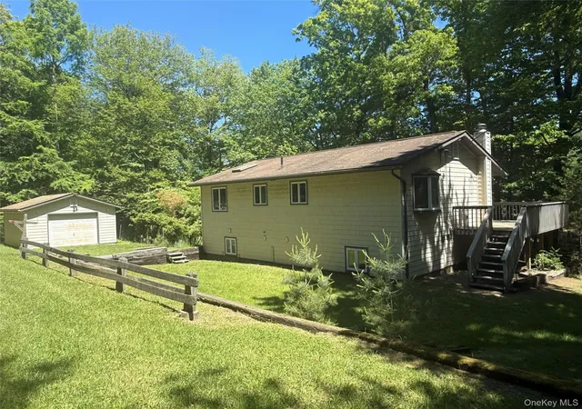 Homes for sale in Highland, NY | 16 Fairway Dr, Highland, NY 12743 | MLS# 1008663