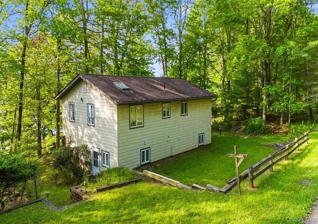 Homes for sale in Highland, NY | 16 Fairway Dr, Highland, NY 12743 | MLS# 1008663