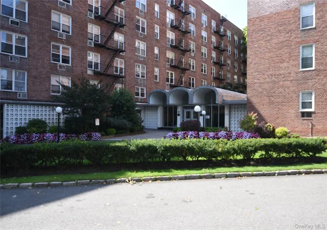 3rd image of Valerie Arms, New York, NY 11362