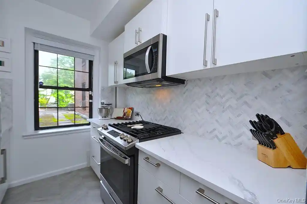 Listing Photo 2 - Condo for sale in 192 Garth Rd located at 192 Garth Rd, Eastchester, NY 10709 - Unit #TP