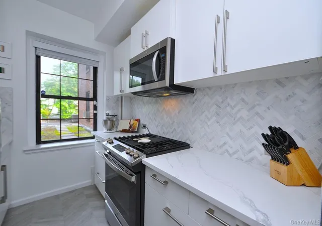 Homes for sale in Eastchester, NY | 192 Garth Rd #TP, Eastchester, NY 10583 | MLS# 1008689