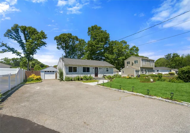 2nd image of 1084 Hyman Ave, Bay Shore, NY 11706 | MLS# 1008693