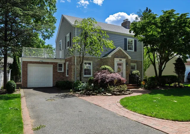 Photo 1 of Sale Pending at 60 Atkinson Rd, Rockville Centre, NY 11570 | MLS# 1008699 | Listing updated on 2026-06-24