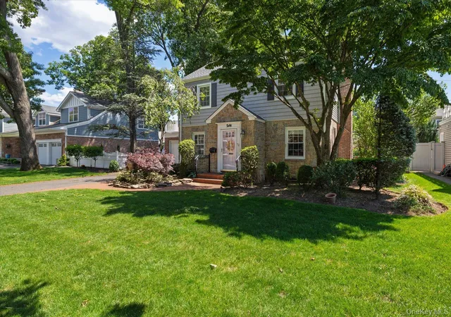 Photo 3 of Sale Pending at 60 Atkinson Rd, Rockville Centre, NY 11570 | MLS# 1008699 | Listing updated on 2026-06-24