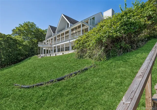 28th image of 47 Laurel Cove Rd, Oyster Bay, NY 11771 | MLS# 1008706