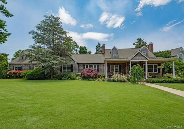 1st image of 253 Melbury Rd, Babylon, NY 11702 | MLS# 1008728