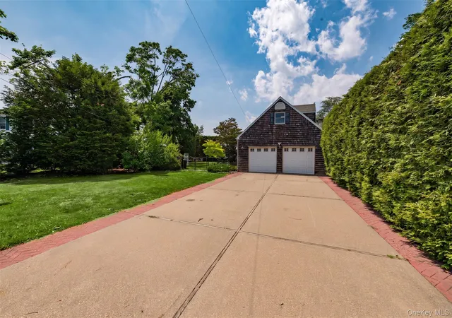 2nd image of 253 Melbury Rd, Babylon, NY 11702 | MLS# 1008728