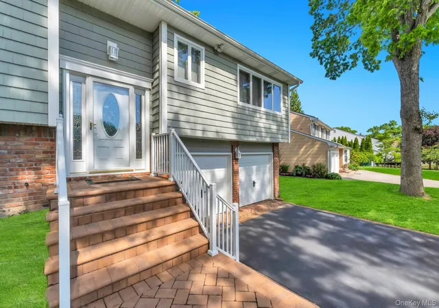 5th image of 9 Quincy Ln, Smithtown, NY 11787 | MLS# 1008767