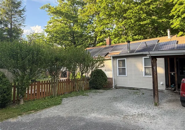 Photo 3 of Sale Pending at 18 Maple Dr, Bloomingburg, NY 12721 | MLS# 1008782 | Listing updated on 2026-09-21