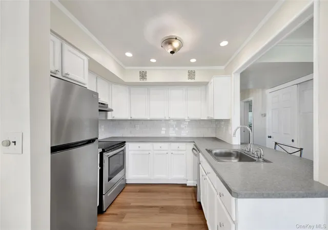 4th image of 51 Jefferson Oval #E, Yorktown, NY 10598 | MLS# 1008809