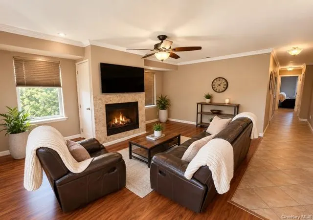 Listing Photo 4 - Condo for sale in building located at 1404 Outlook Ave, New York, NY 10465 - Unit #2