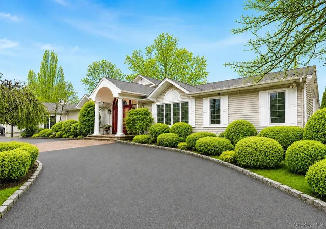 Photo 1 of Mansion for sale at 20 Astro Pl, Huntington, NY 11746 | MLS# 1008825 | Listing updated on 2026-10-04