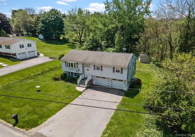 Homes for sale in Poughkeepsie (town), NY | 11 Caudie Dr, Poughkeepsie (town), NY 12603 | MLS# 1008862
