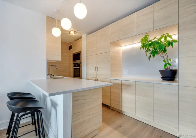 3rd image of 52 39th Dr, New York, NY 11377