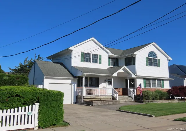 4th image of 654 Alwick Ave, West Islip, NY 11795 | MLS# 1008884