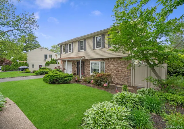 2nd image of 11 Edison Dr, Huntington Station, NY 11746 | MLS# 1008902