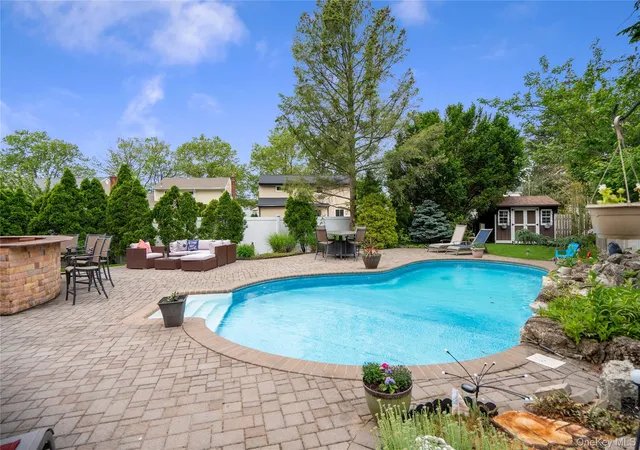 4th image of 11 Edison Dr, Huntington Station, NY 11746 | MLS# 1008902