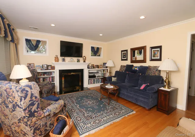 Photo 3 of Sale Pending at 1054 Tulip Ave, Hempstead, NY 11010 | MLS# 1008930 | Listing updated on 2026-08-05