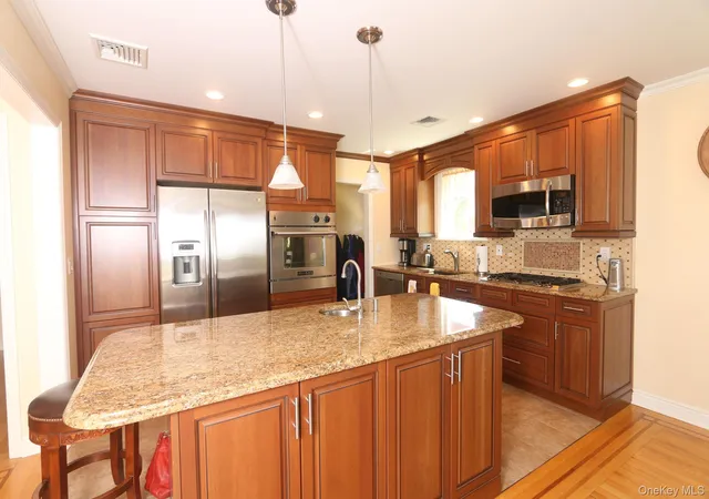 Photo 5 of Sale Pending at 1054 Tulip Ave, Hempstead, NY 11010 | MLS# 1008930 | Listing updated on 2026-08-05
