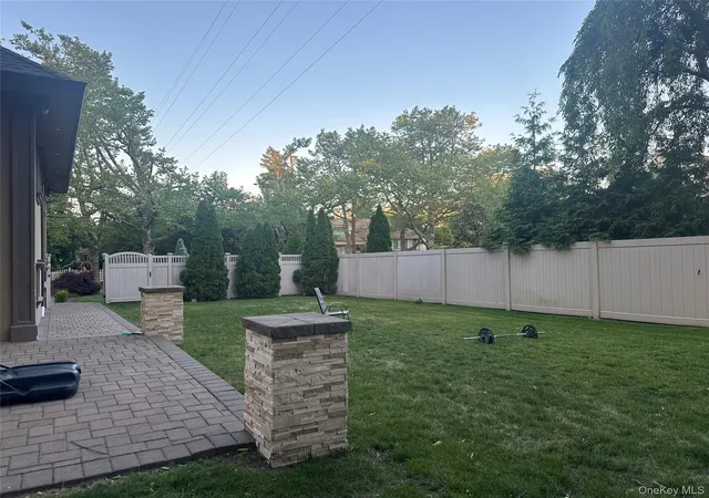 5th image of 563 Sunset Dr, Hempstead, NY 11598 | MLS# 1008932