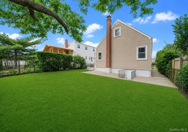5th image of 124 Washington Ave, Valley Stream, NY 11580 | MLS# 1008934