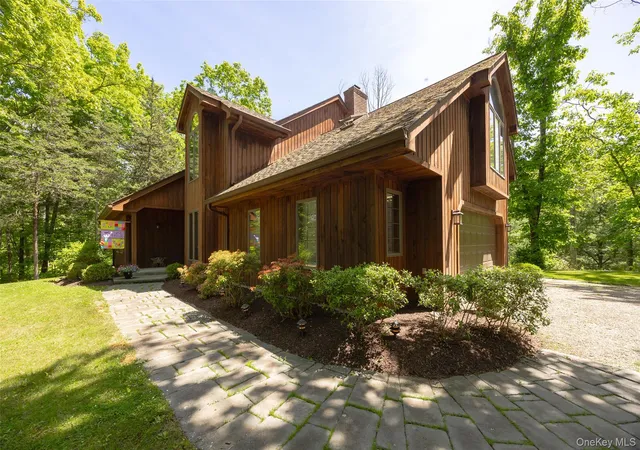 Homes for sale in Pleasant Valley, NY | 44 Eleanor Dr, Pleasant Valley, NY 12578 | MLS# 1008946