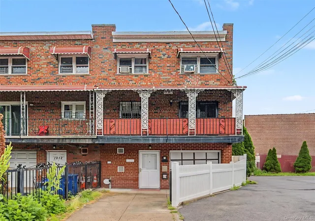 1st image of 1010 E 233rd St, Bronx, NY 10466 | MLS# 1008956