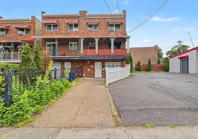 2nd image of 1010 E 233rd St, Bronx, NY 10466 | MLS# 1008956