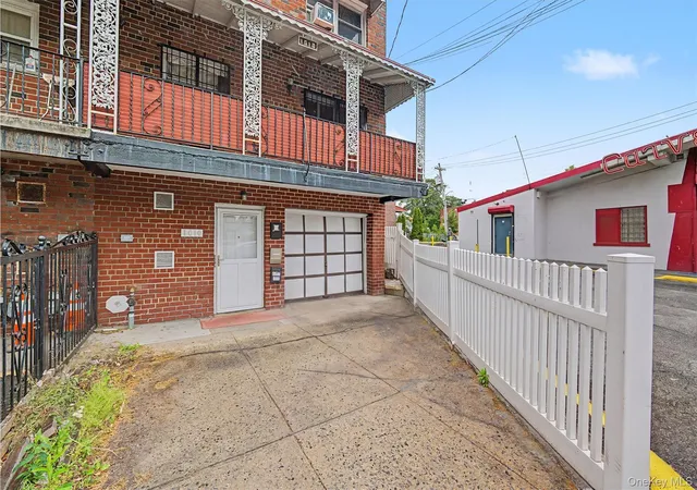 Photo 3 of Sale Pending at 1010 E 233rd Street, Bronx, NY 10466 | MLS# 1008956 | Listing updated on 2026-08-20